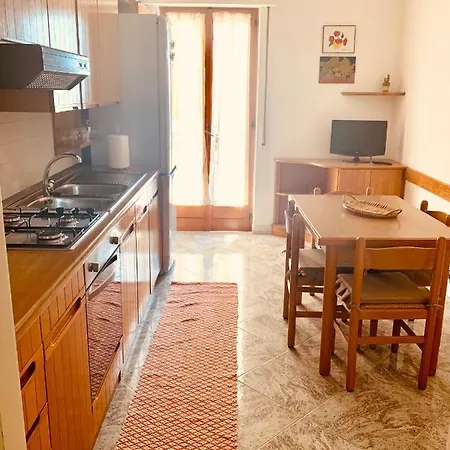 Via Solaro, Appartamento In Pieno Centro Formia Exterior foto